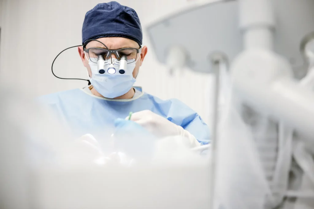 Odbudowa kości pod implant – jak wygląda zabieg i ile kosztuje?