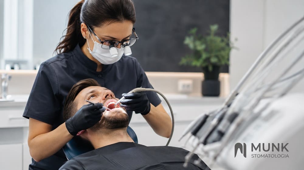 Pacjent na zabiegu periodontologicznym